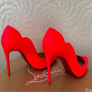 AUTHENTIC CHRISTIAN LOUBOUTIN HOT CHICK 100 FLUO MATT IN BIKINI PINK